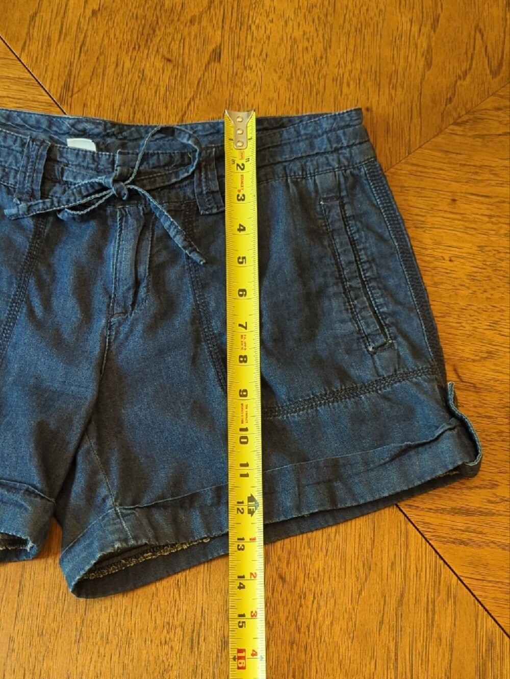 Old Navy Women's Dark Wash Chambray Cotton Cuffed Shorts Nautical Beachy - Picture 4 of 7